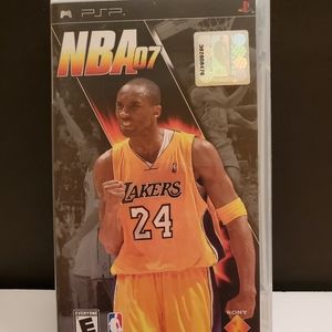Sony PSP game NBA 07 in case w/booklet